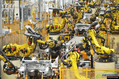 特朗普叫囂從中國(guó)奪回制造業(yè)?上海國(guó)際機(jī)床展打響中國(guó)制造保衛(wèi)戰(zhàn)