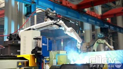 &ldquo;聰明&rdquo;的機械長啥樣 山河智能裝備告訴你