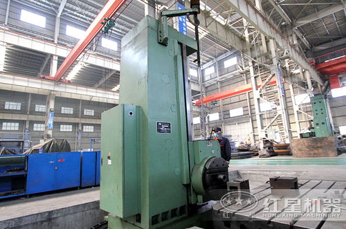 履帶式砂石粉碎機(jī)全力出擊,碎石效果驚人,報(bào)價(jià)是多少