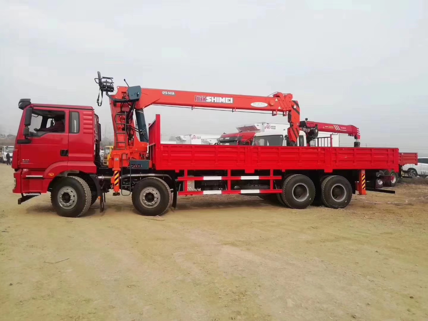 隨車吊平板車 多功能一體化運輸解決方案